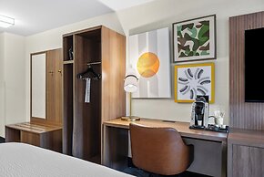 Holiday Inn Niagara Falls State Park Entry by IHG