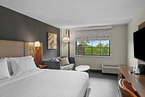 Holiday Inn Niagara Falls State Park Entry by IHG