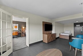 Holiday Inn Niagara Falls State Park Entry by IHG