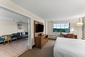 Holiday Inn Niagara Falls State Park Entry by IHG