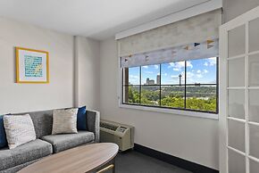 Holiday Inn Niagara Falls State Park Entry by IHG