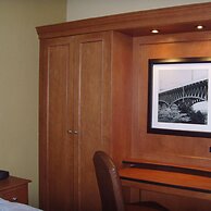 Pittsburgh Airport Inn and Suites