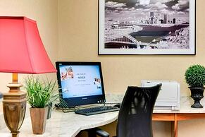 Pittsburgh Airport Inn and Suites