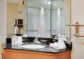 Pittsburgh Airport Inn and Suites