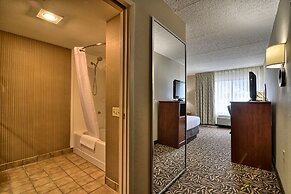 Clarion Inn & Suites - University Area