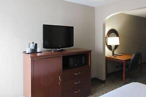 Clarion Inn & Suites - University Area