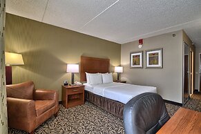 Clarion Inn & Suites - University Area
