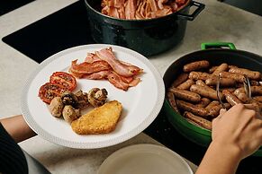 The Victoria Hotel Melbourne