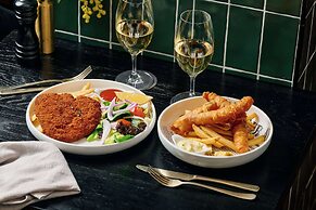 The Victoria Hotel Melbourne