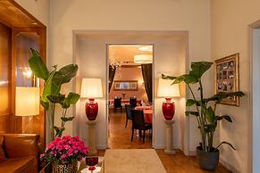 Sina Villa Medici, Autograph Collection