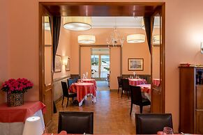 Sina Villa Medici, Autograph Collection