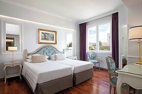 Sina Villa Medici, Autograph Collection