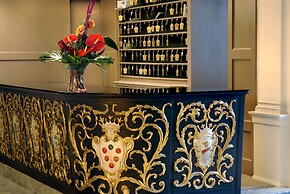 Sina Villa Medici, Autograph Collection