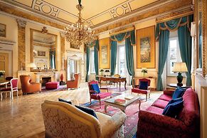 Sina Villa Medici, Autograph Collection