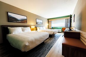 Monarch Hotel & Conference Center