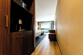 Monarch Hotel & Conference Center