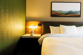 Monarch Hotel & Conference Center