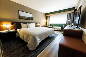 Monarch Hotel & Conference Center