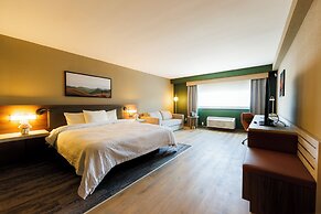 Monarch Hotel & Conference Center