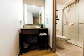 Monarch Hotel & Conference Center