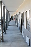 Greenlight Inn & Suites