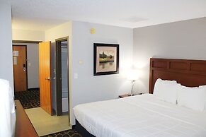 Greenlight Inn & Suites
