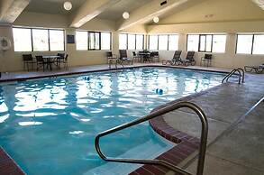 Greenlight Inn & Suites