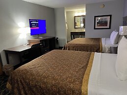 Greenlight Inn & Suites