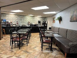 Greenlight Inn & Suites