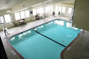 Greenlight Inn & Suites