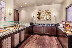 Sheraton Commander Hotel