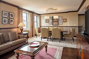 Sheraton Commander Hotel