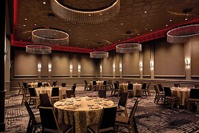 Sheraton Commander Hotel