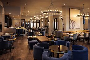 Sheraton Commander Hotel