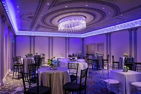 Sheraton Commander Hotel