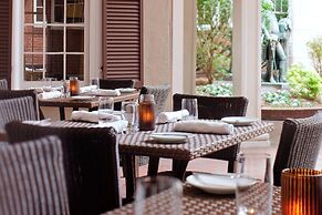 Sheraton Commander Hotel