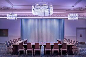 Sheraton Commander Hotel