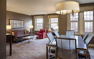 Sheraton Commander Hotel
