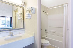 Days Inn by Wyndham Princeton