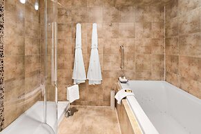 Best Western Plus Nor'wester Hotel & Conference Centre