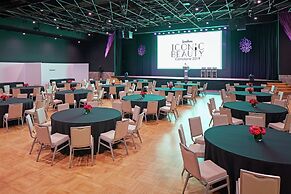 The Statler Dallas Curio Collection By Hilton