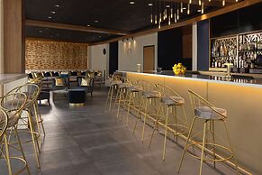 The Statler Dallas Curio Collection By Hilton