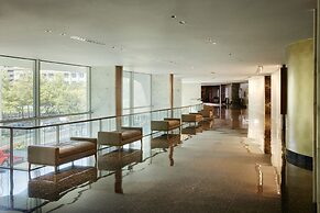 The Statler Dallas Curio Collection By Hilton