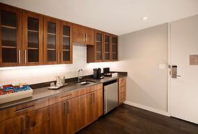 The Statler Dallas Curio Collection By Hilton