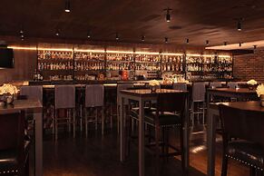 The Statler Dallas Curio Collection By Hilton