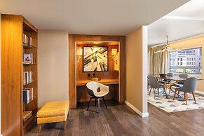 The Statler Dallas Curio Collection By Hilton