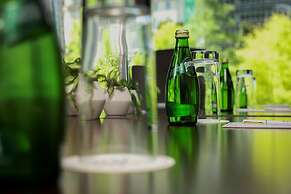 The Statler Dallas Curio Collection By Hilton