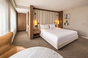 The Statler Dallas Curio Collection By Hilton