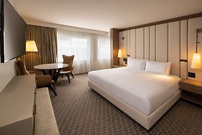 The Statler Dallas Curio Collection By Hilton