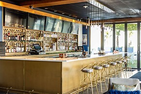 The Statler Dallas Curio Collection By Hilton